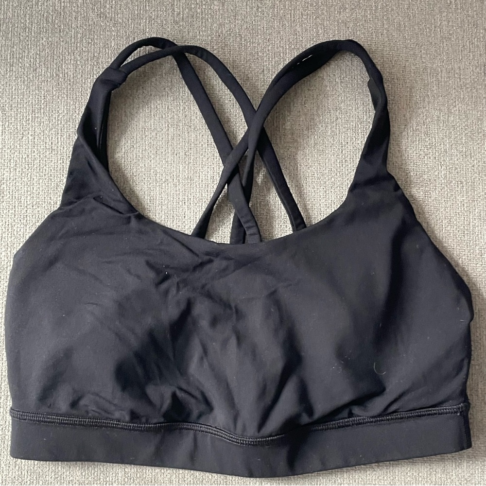 Black lululemon sports bra